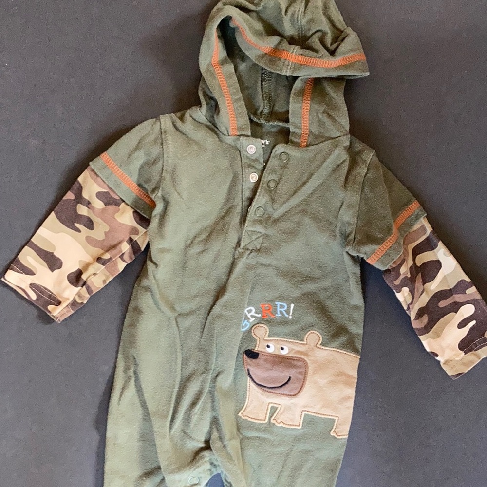 Carter's Hooded One Piece Green Camouflage Bear Bodysuit Snap Closure Size 6 mo